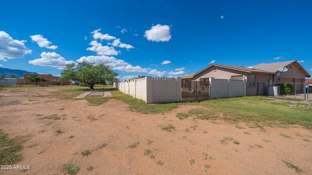 4064 S COMANCHE Drive, Sierra Vista, AZ 85650