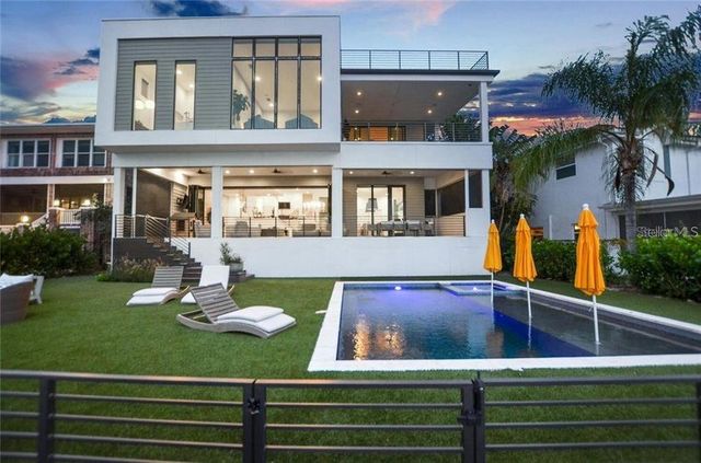 588 RIVIERA DRIVE, Tampa, FL 33606