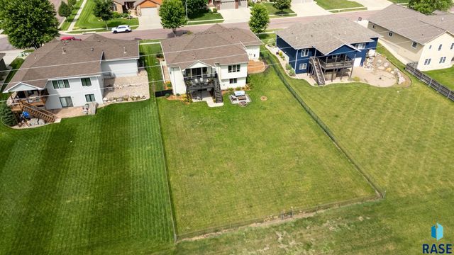 3904 S Harmony Dr Drive, Sioux Falls, SD 57110