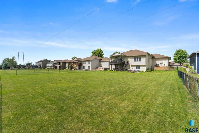 3904 S Harmony Dr Drive, Sioux Falls, SD 57110