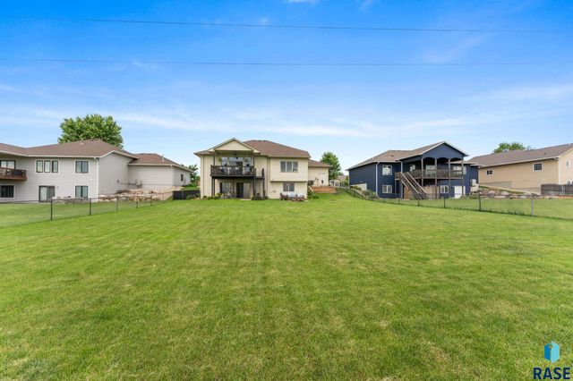 3904 S Harmony Dr Drive, Sioux Falls, SD 57110
