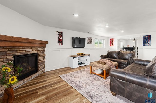 3904 S Harmony Dr Drive, Sioux Falls, SD 57110