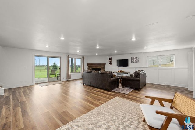 3904 S Harmony Dr Drive, Sioux Falls, SD 57110