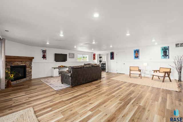 3904 S Harmony Dr Drive, Sioux Falls, SD 57110