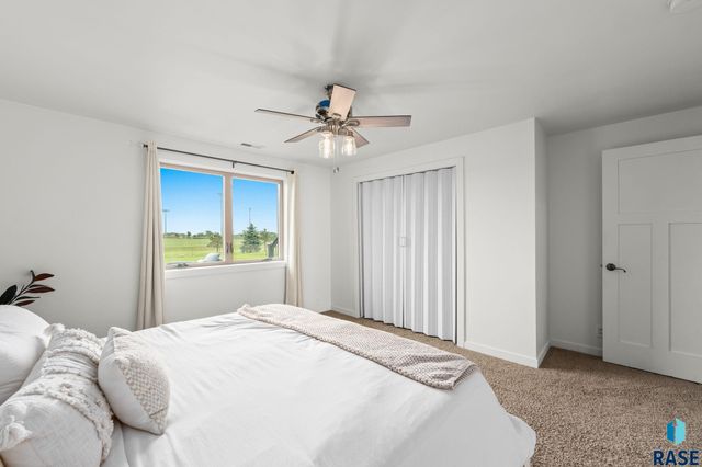 3904 S Harmony Dr Drive, Sioux Falls, SD 57110