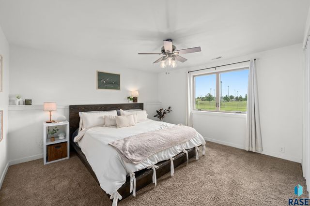 3904 S Harmony Dr Drive, Sioux Falls, SD 57110