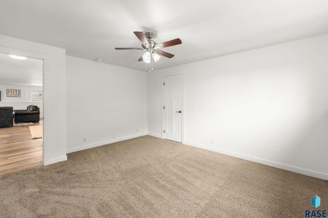 3904 S Harmony Dr Drive, Sioux Falls, SD 57110