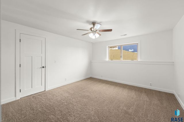 3904 S Harmony Dr Drive, Sioux Falls, SD 57110