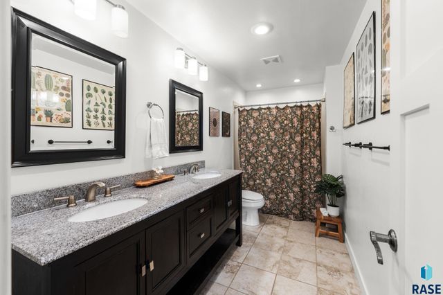 3904 S Harmony Dr Drive, Sioux Falls, SD 57110