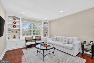 1718 W ABINGDON DR #201, Alexandria, VA 22314