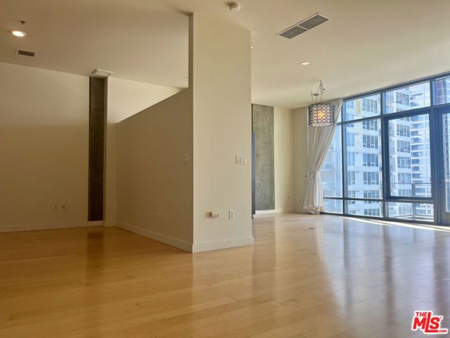 1100 S Hope Street 1704, Los Angeles, CA 90015
