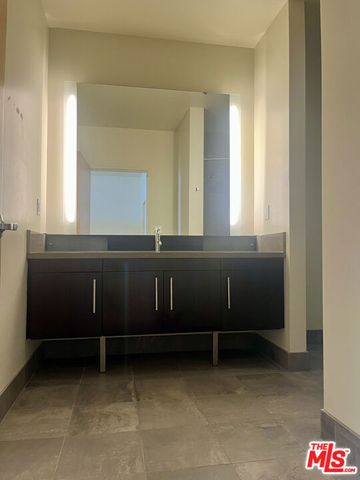 1100 S Hope Street 1704, Los Angeles, CA 90015