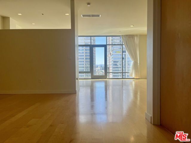 1100 S Hope Street 1704, Los Angeles, CA 90015