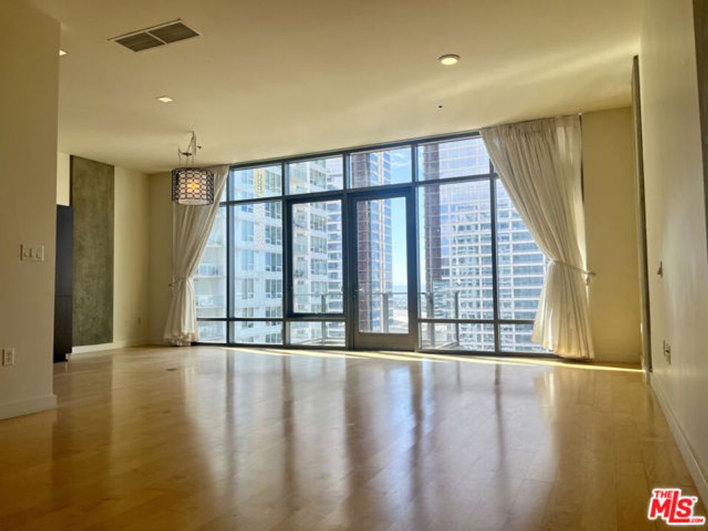 1100 S Hope Street 1704, Los Angeles, CA 90015