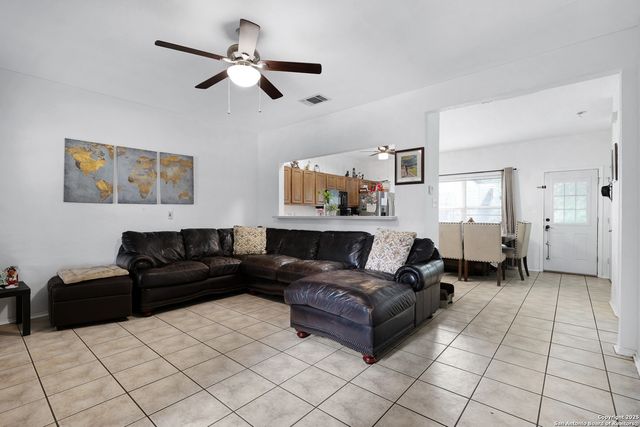 1103 Hidden Pond, San Antonio, TX 78227
