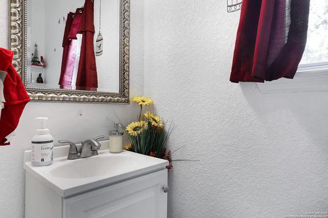 1103 Hidden Pond, San Antonio, TX 78227