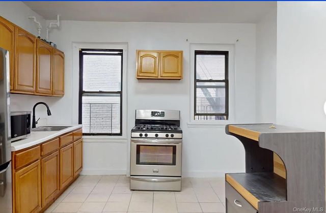 21-28 35 3G, Astoria, NY 11105