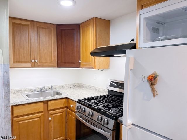 236 Alexander St, Newark City, NJ 07106