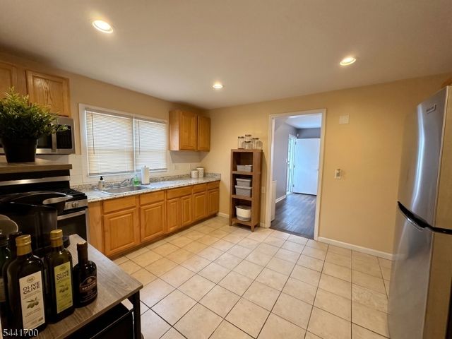 236 Alexander St, Newark City, NJ 07106