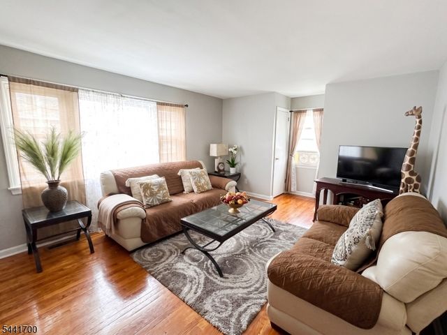 236 Alexander St, Newark City, NJ 07106