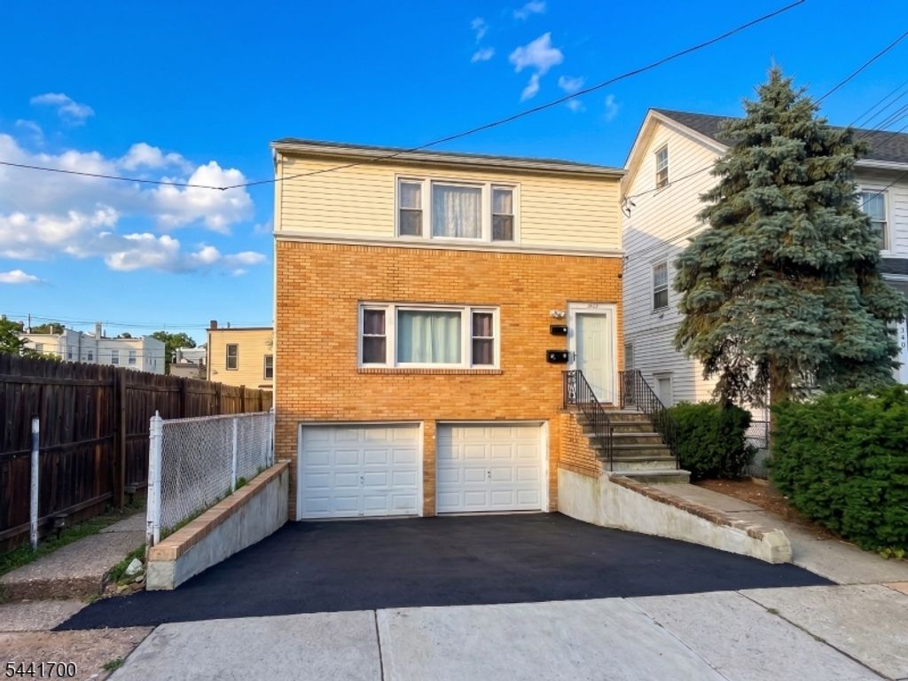 236 Alexander St, Newark City, NJ 07106