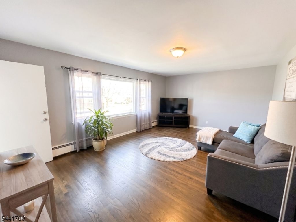 236 Alexander St, Newark City, NJ 07106 — photo 2