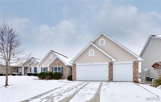3 Jamesport Court, O'fallon, MO 63366