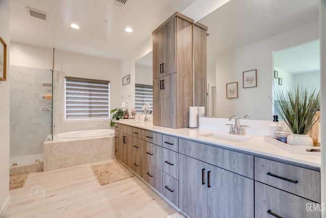 1215 Brookline Lane, Bakersfield, CA 93314