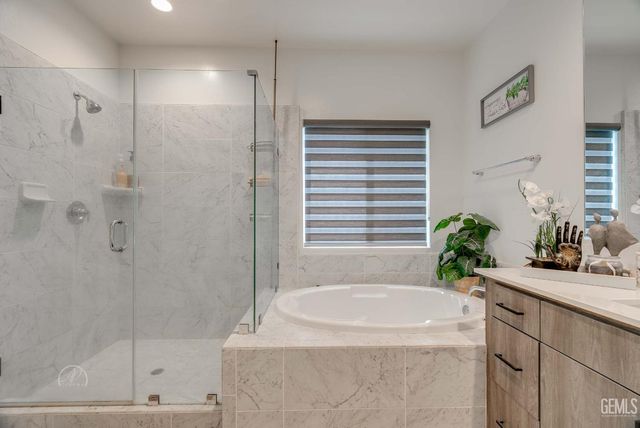 1215 Brookline Lane, Bakersfield, CA 93314