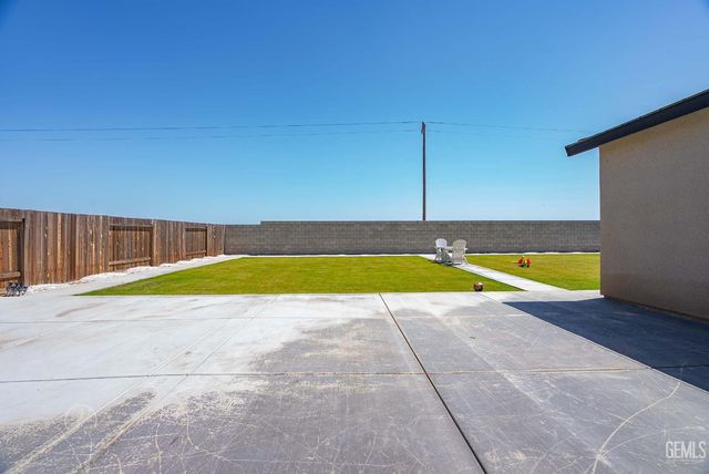 1215 Brookline Lane, Bakersfield, CA 93314