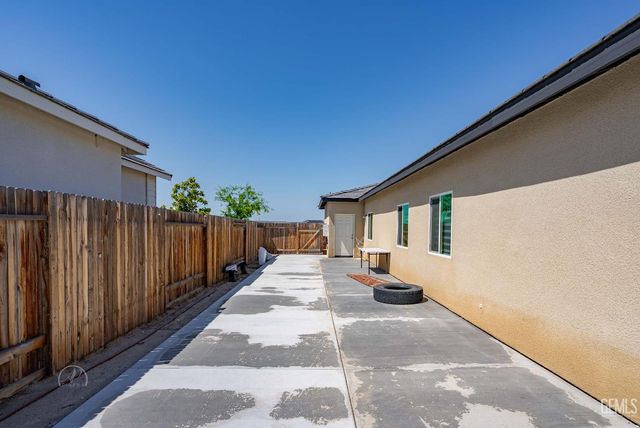 1215 Brookline Lane, Bakersfield, CA 93314