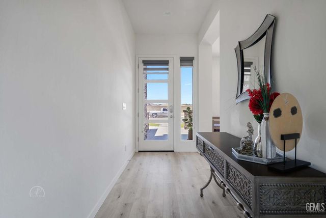 1215 Brookline Lane, Bakersfield, CA 93314