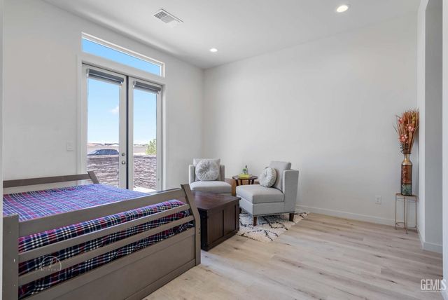 1215 Brookline Lane, Bakersfield, CA 93314