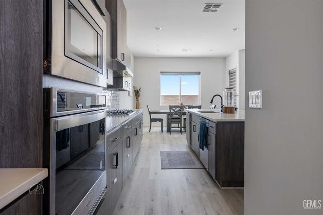 1215 Brookline Lane, Bakersfield, CA 93314