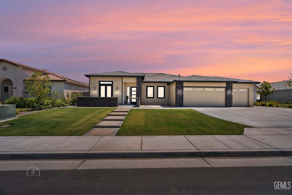 1215 Brookline Lane, Bakersfield, CA 93314