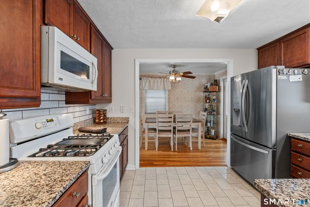 25 Lewis Lane, West Hartford, CT 06110