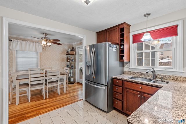 25 Lewis Lane, West Hartford, CT 06110