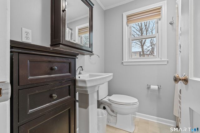 25 Lewis Lane, West Hartford, CT 06110