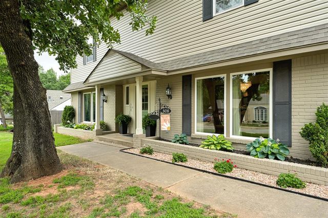 508 Ridge Road, Edmond, OK 73034