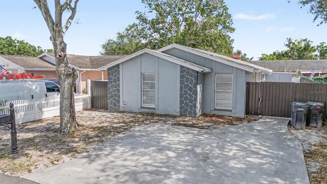 9212 SPY GLASS COURT, Tampa, FL 33615