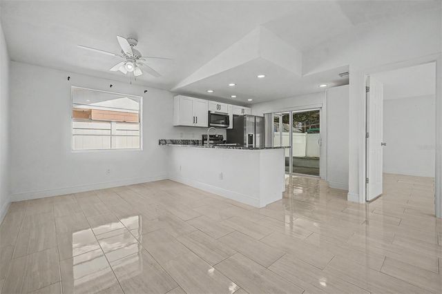9212 SPY GLASS COURT, Tampa, FL 33615