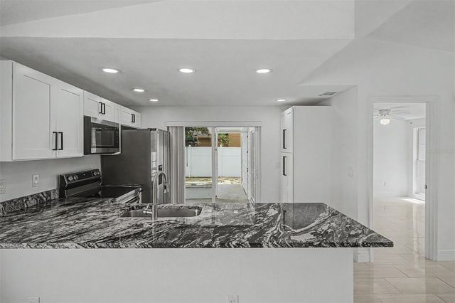 9212 SPY GLASS COURT, Tampa, FL 33615