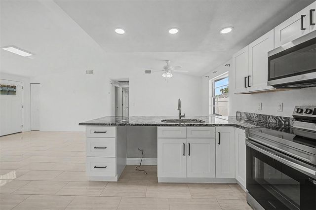 9212 SPY GLASS COURT, Tampa, FL 33615