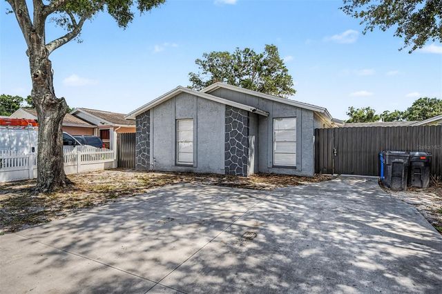 9212 SPY GLASS COURT, Tampa, FL 33615