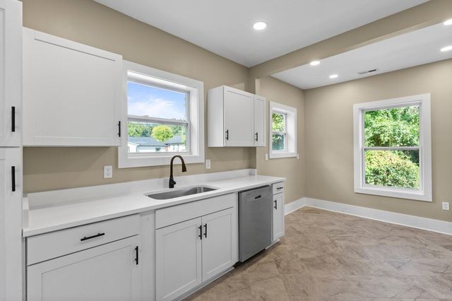 2611 Mccallie Avenue, Chattanooga, TN 37404