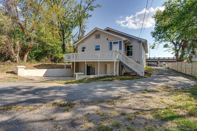 2611 Mccallie Avenue, Chattanooga, TN 37404
