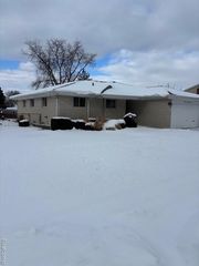 35427 Moravian Drive, Sterling Heights, MI 48312