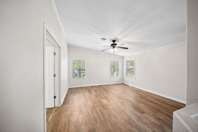 651 Cedar Point Drive, Livingston, TX 77351