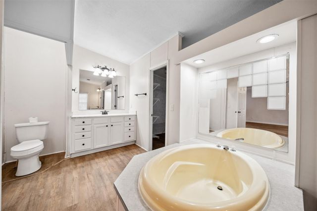 651 Cedar Point Drive, Livingston, TX 77351