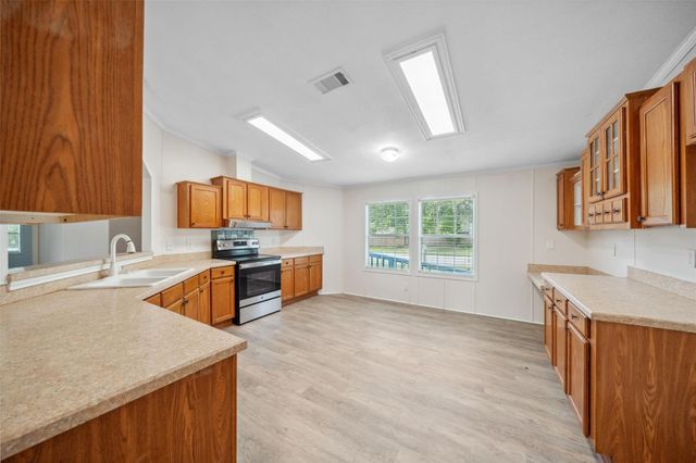 651 Cedar Point Drive, Livingston, TX 77351